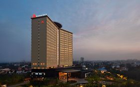 Kochi Marriott Hotel, Lulu International Shopping Mall